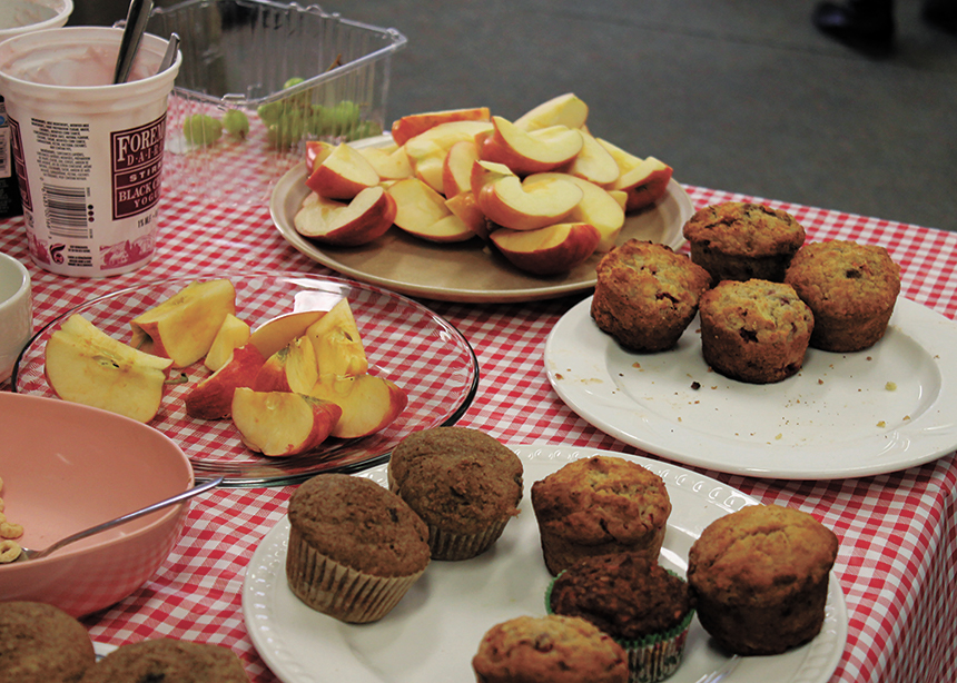 Sharing muffins and friendship