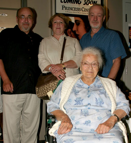 Elsie Cressman, pioneer missionary and midwife, dies